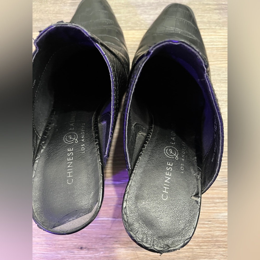 Chinese Laundry- Chic Black Croc-Embossed Mules - Picture 8 of 8
